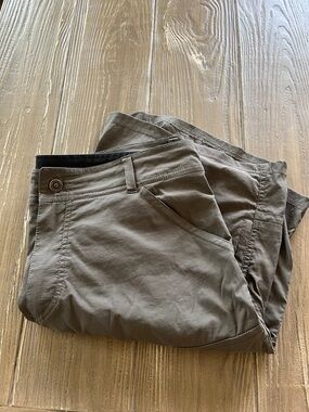 Kuhl Men’s Shorts in Olive Brown